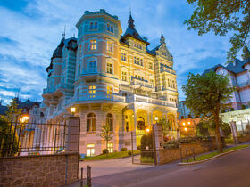 Erholungstage mit Frühstück im Savoy Westend Hotel / 2 Tage 