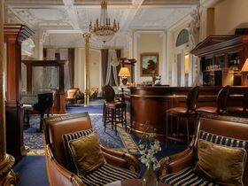 Erholungstage mit Frühstück im Savoy Westend Hotel / 2 Tage 