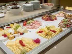 Erholungstage mit Frühstück im Savoy Westend Hotel / 2 Tage 