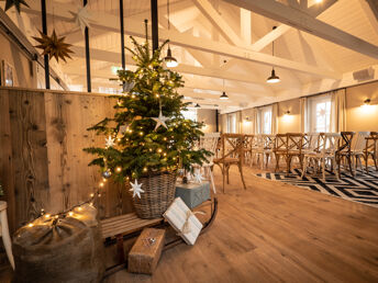 Weihnachten im Designhotel – Menü & Buffet direkt am Wasser genießen