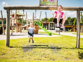 Thermenurlaub mit Frühstück in den Sonnenthermen Chalets****
