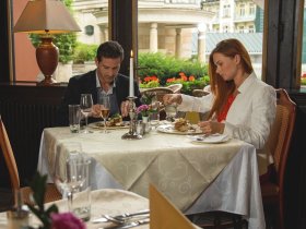 Kurzurlaub mit Frühstück im Hotel Romance in Karlsbad - 6 Tage   