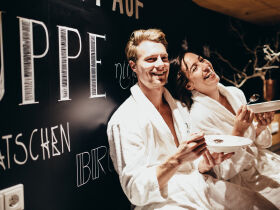 Romantik & Therme - Auszeit zu Zweit inkl. reservierter Kuschelliege 