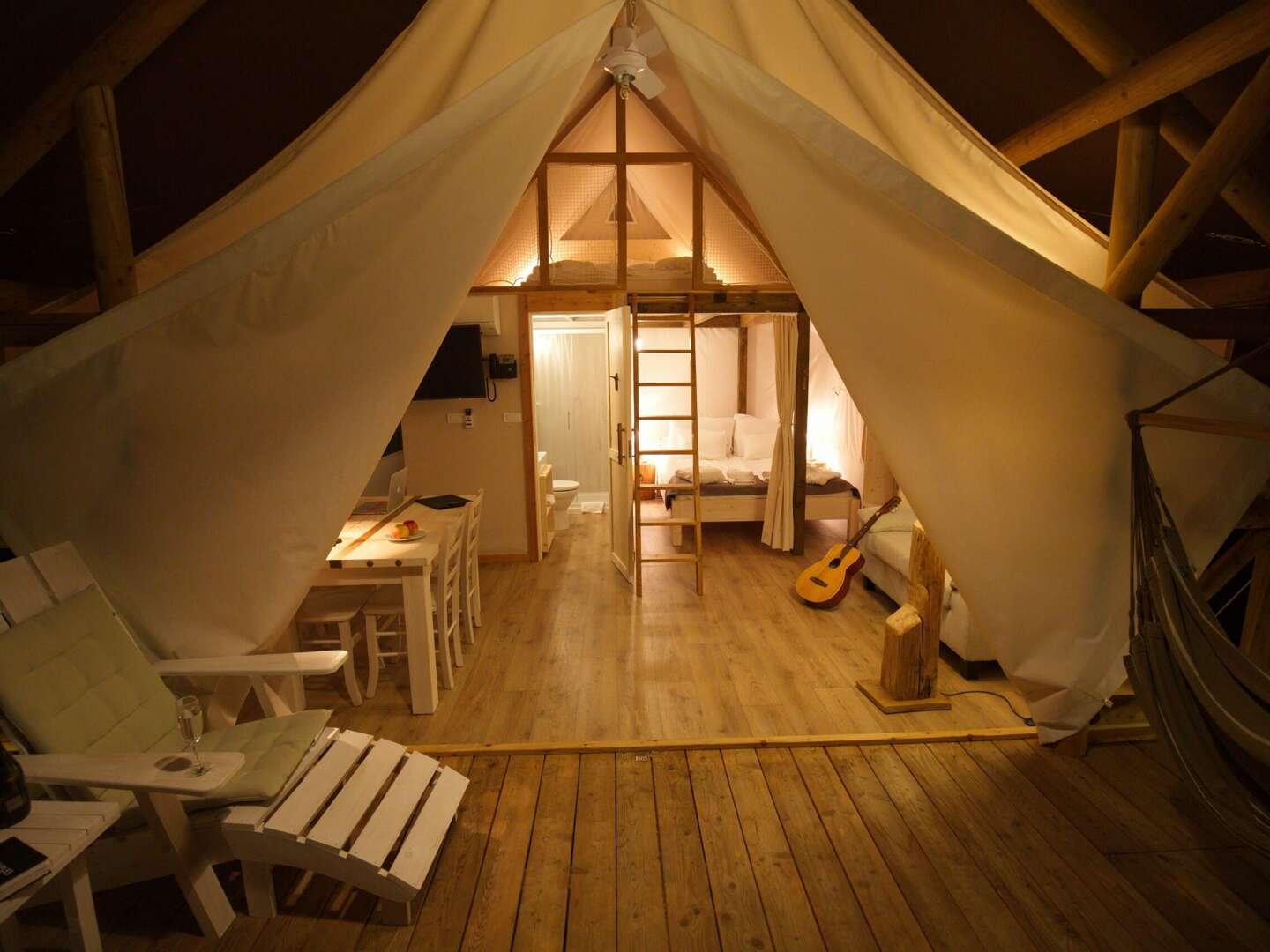 AKTION: Frühlingsstart in der Glamping Villa mit Frühstück | 3 Nächte