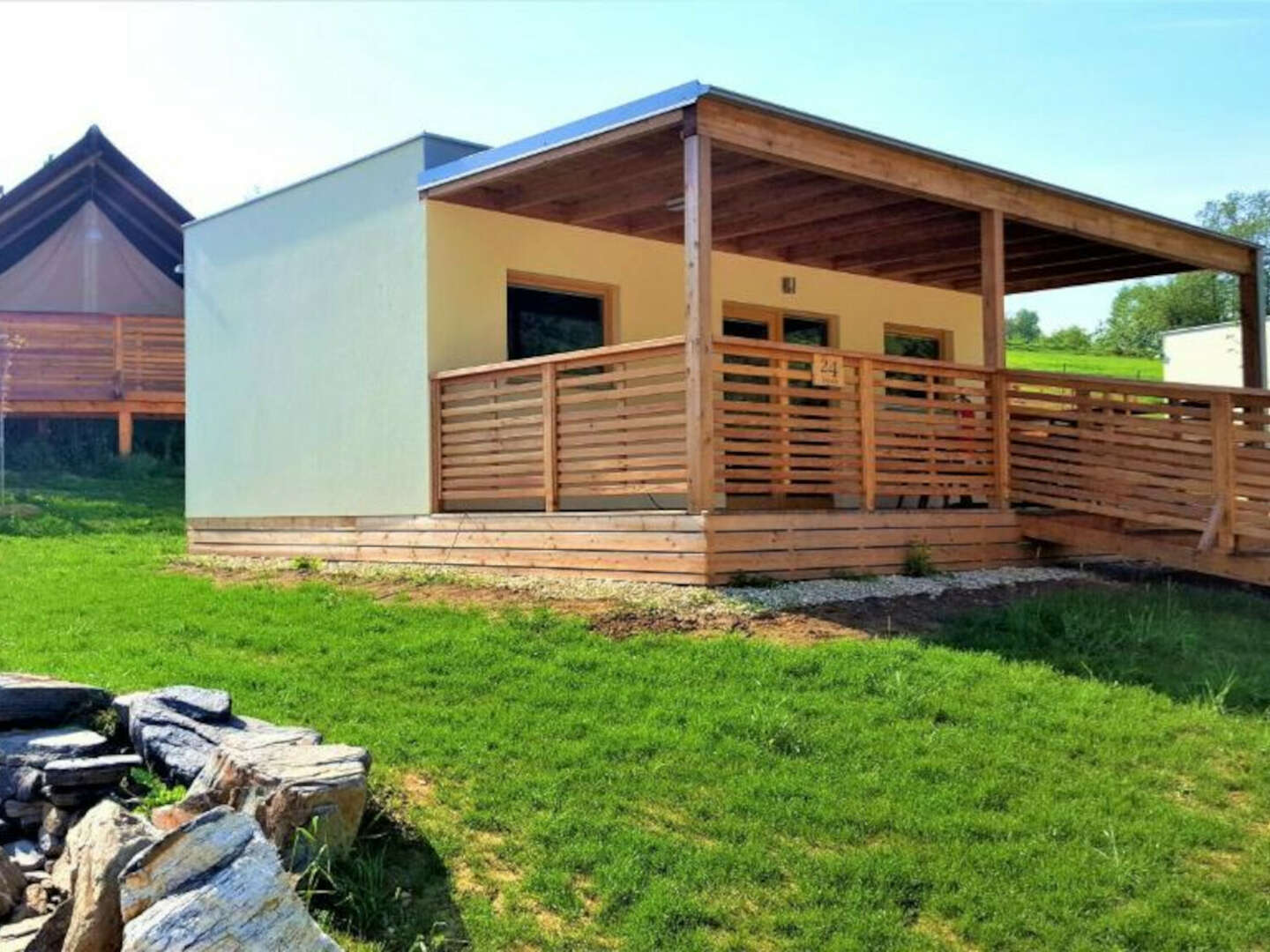AKTION: Frühlingsstart in der Glamping Villa mit Frühstück | 3 Nächte
