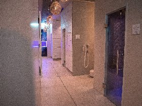 Zeit für langsame Momente inkl. 1 x Dinner & Welnamisliege