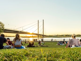 Kurzurlaub in Düsseldorf am Rheinufer - 2 Tage