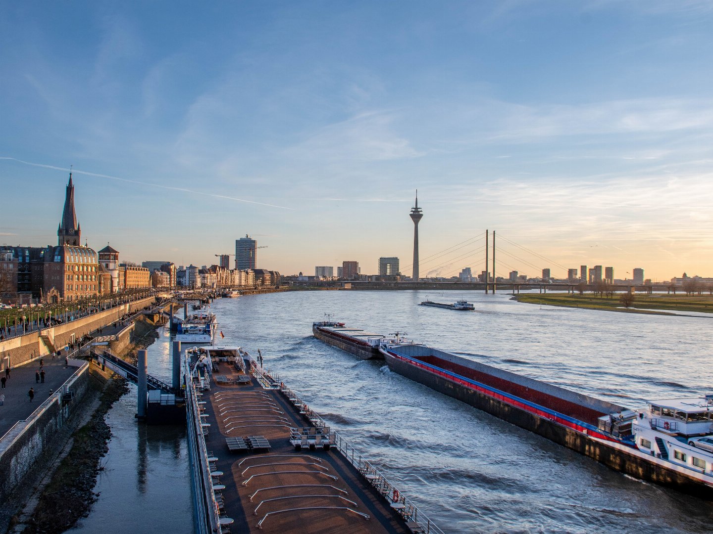 Kurzurlaub in Düsseldorf am Rheinufer - 2 Tage