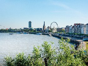 Kurzurlaub in Düsseldorf am Rheinufer - 2 Tage
