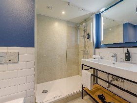 Familienangebot - Kelsterbacher Zoo-Abenteuer: Natur & Stadt vereint | 4 Tage