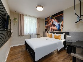 2 Tage in der City - Romantische Verwöhnauszeit in Dortmund mit Sekt & Therme