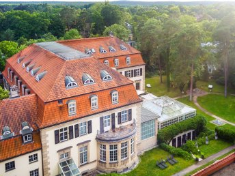 Eine Übernachtung mit Abendessen im Schlosshotel im Grunewald