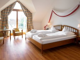 4 Tage Bodensee zum Kennenlernen im Romantik Hotel inkl. Vier-Gang-Menü & Blumeninsel Mainau