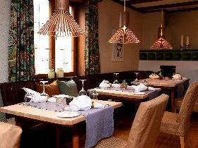 4 Tage Bodensee zum Kennenlernen im Romantik Hotel inkl. Vier-Gang-Menü & Blumeninsel Mainau