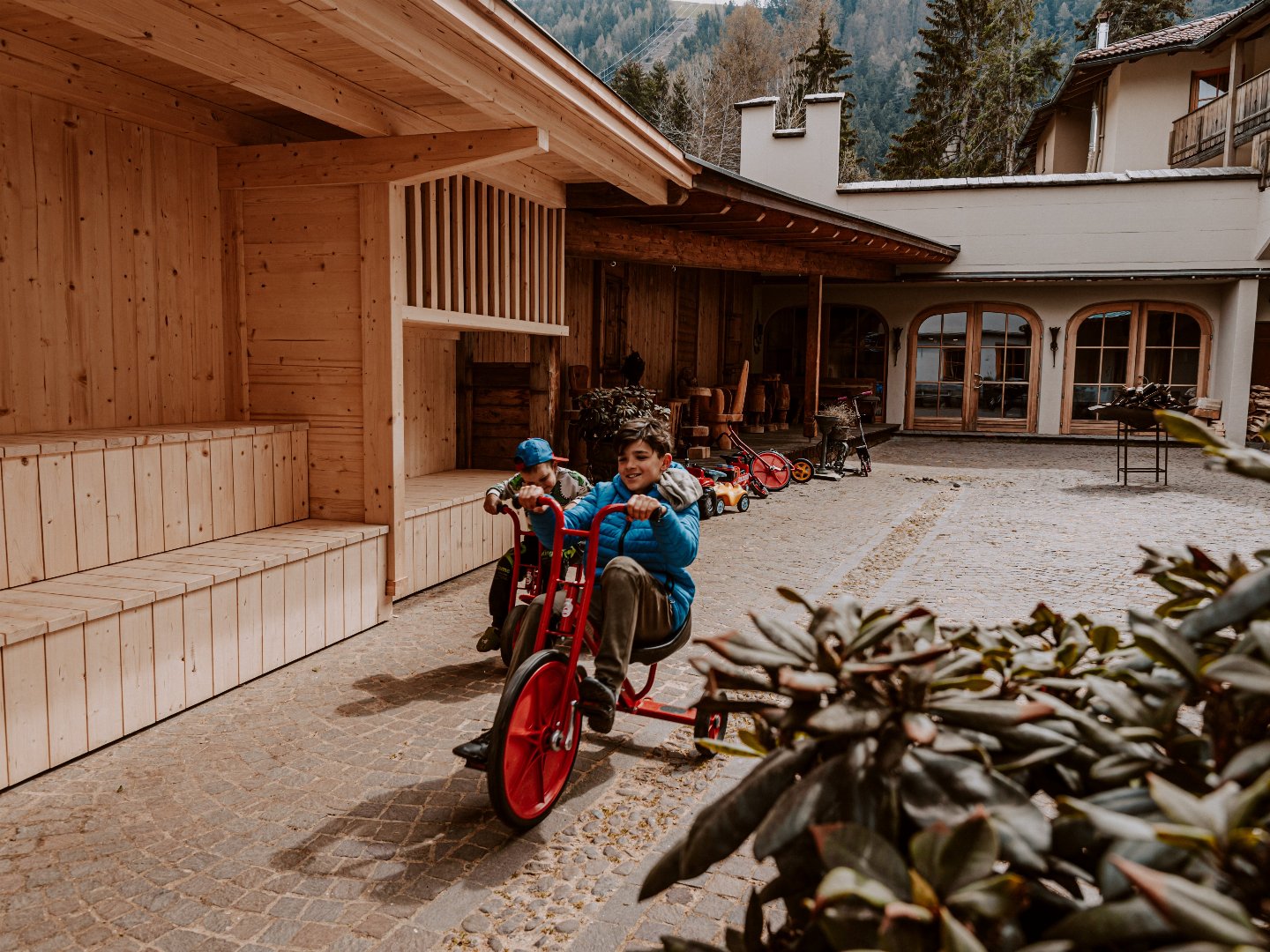 Familienzeit deluxe in den Südtiroler Dolomiten inkl. Halbpension  | 5 Nächte   