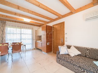 Sommerurlaub in Lignano mit Strandservice und Halbpension   | 7 Nächte      