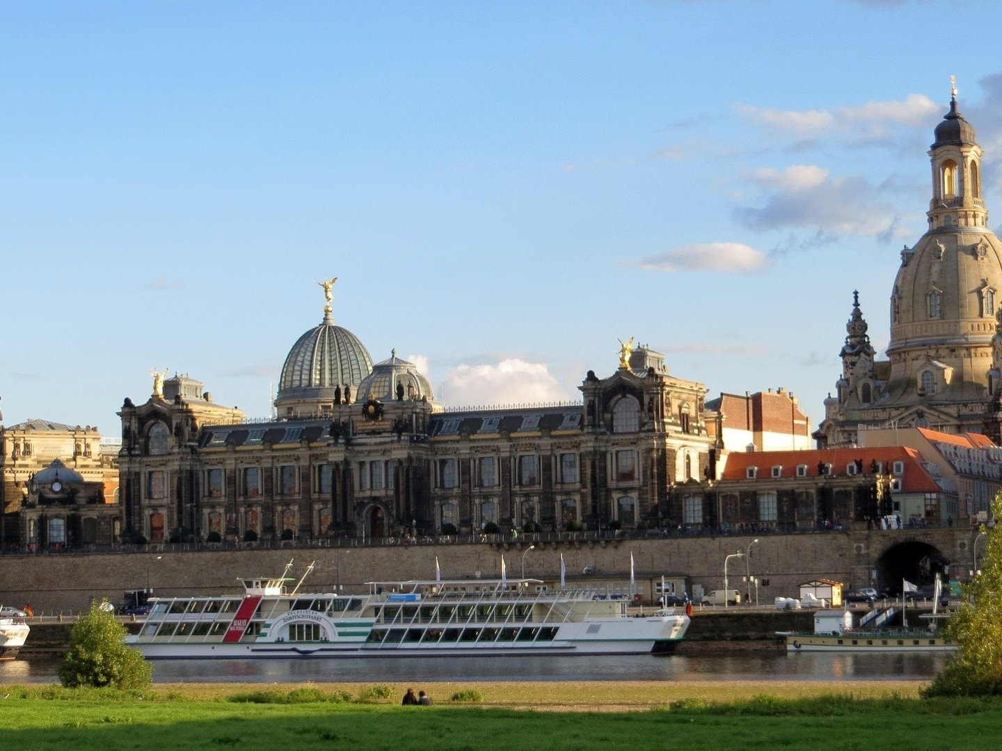4 Tage Dresden erleben! Direkt  an der Brühlschen Terrasse am Elbufer