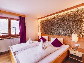 Familienzeit mit Panorama-Wow-Effekt in Kaprun inkl. Tauern Spa Therme | 5 Nächte