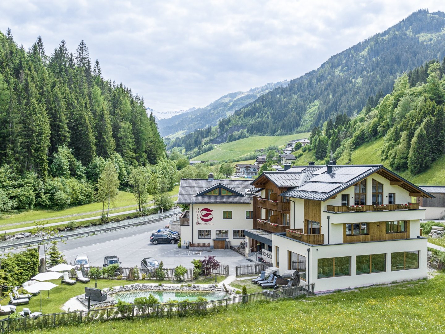 Familienurlaub am Naturbadeteich im Salzburger Land inkl. 1 Kind bis 10 Jahre gratis / 5 Nächte