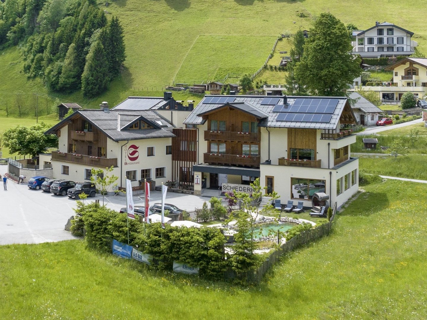 Familienurlaub am Naturbadeteich im Salzburger Land inkl. 1 Kind bis 10 Jahre gratis / 5 Nächte