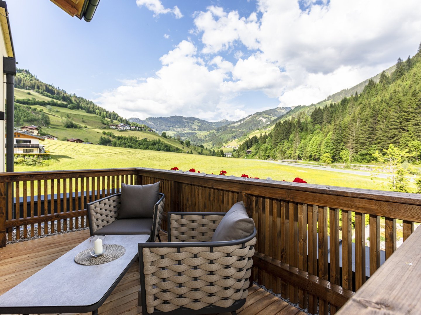 Familienurlaub am Naturbadeteich im Salzburger Land inkl. 1 Kind bis 10 Jahre gratis / 5 Nächte