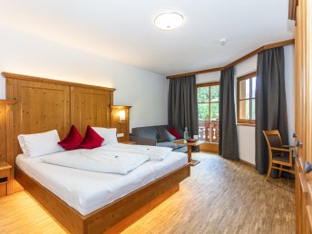 Familienurlaub am Naturbadeteich im Salzburger Land inkl. 1 Kind bis 10 Jahre gratis / 5 Nächte